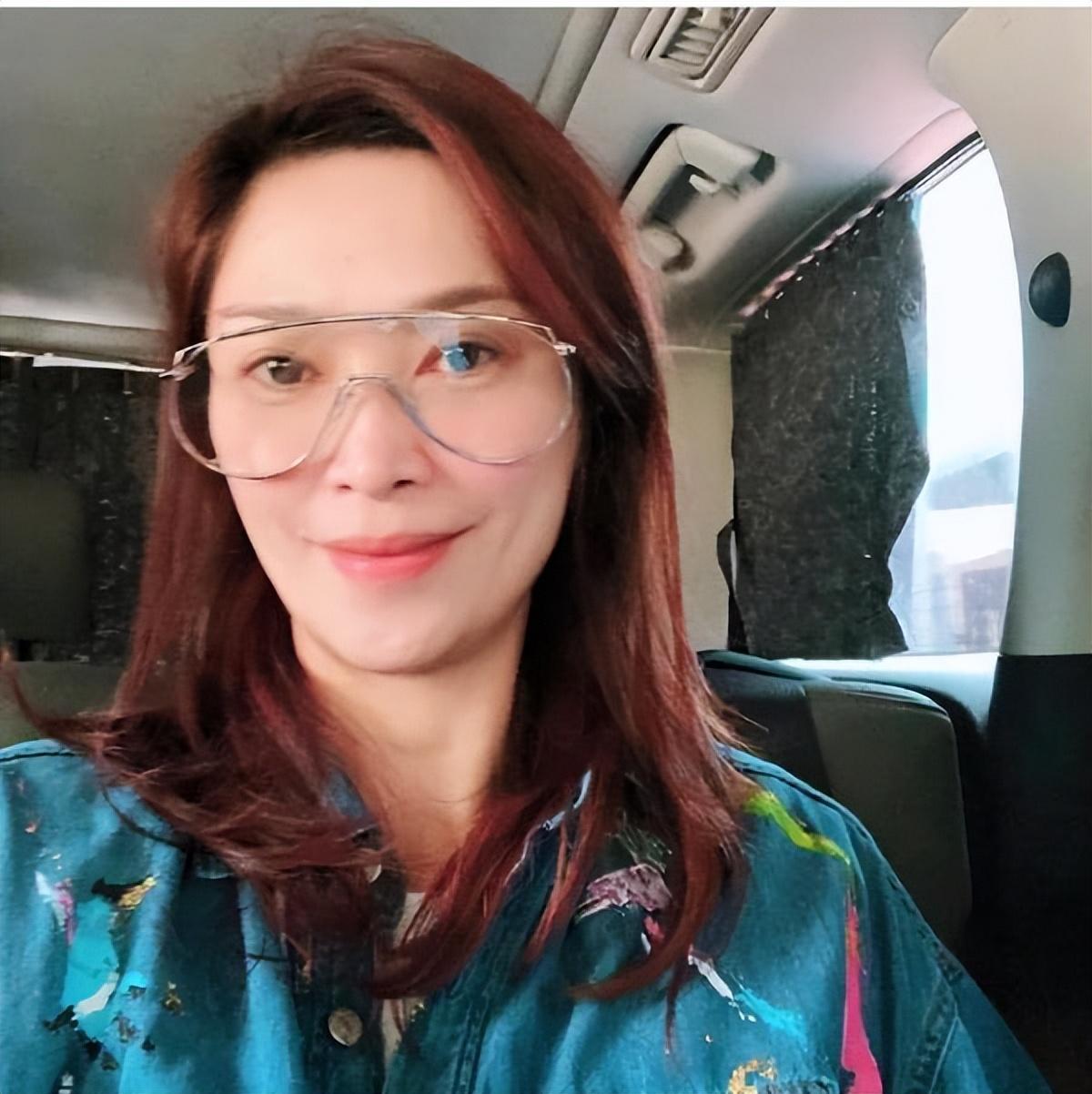 她是港姐冠军千杯不醉成员嫁第五天王漂亮到老公不许穿泳衣