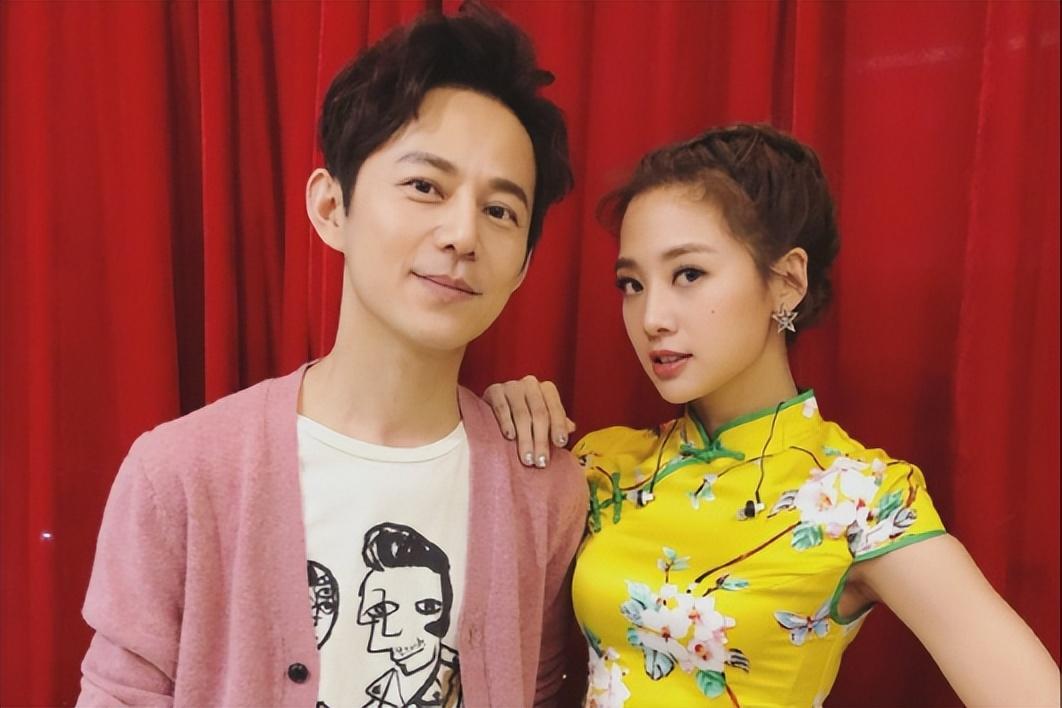 16岁被逼出道因为忘寄钱被亲妈打到住院如今何炅把她宠成公主