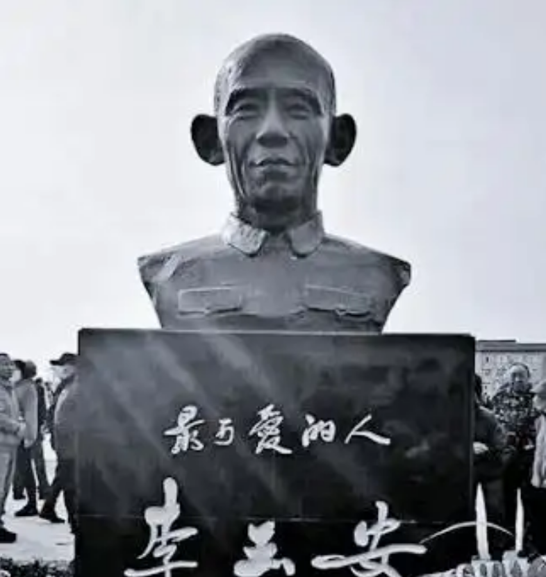 1990年李玉安送子当兵遭拒无奈去找老部队我是40年前的烈士