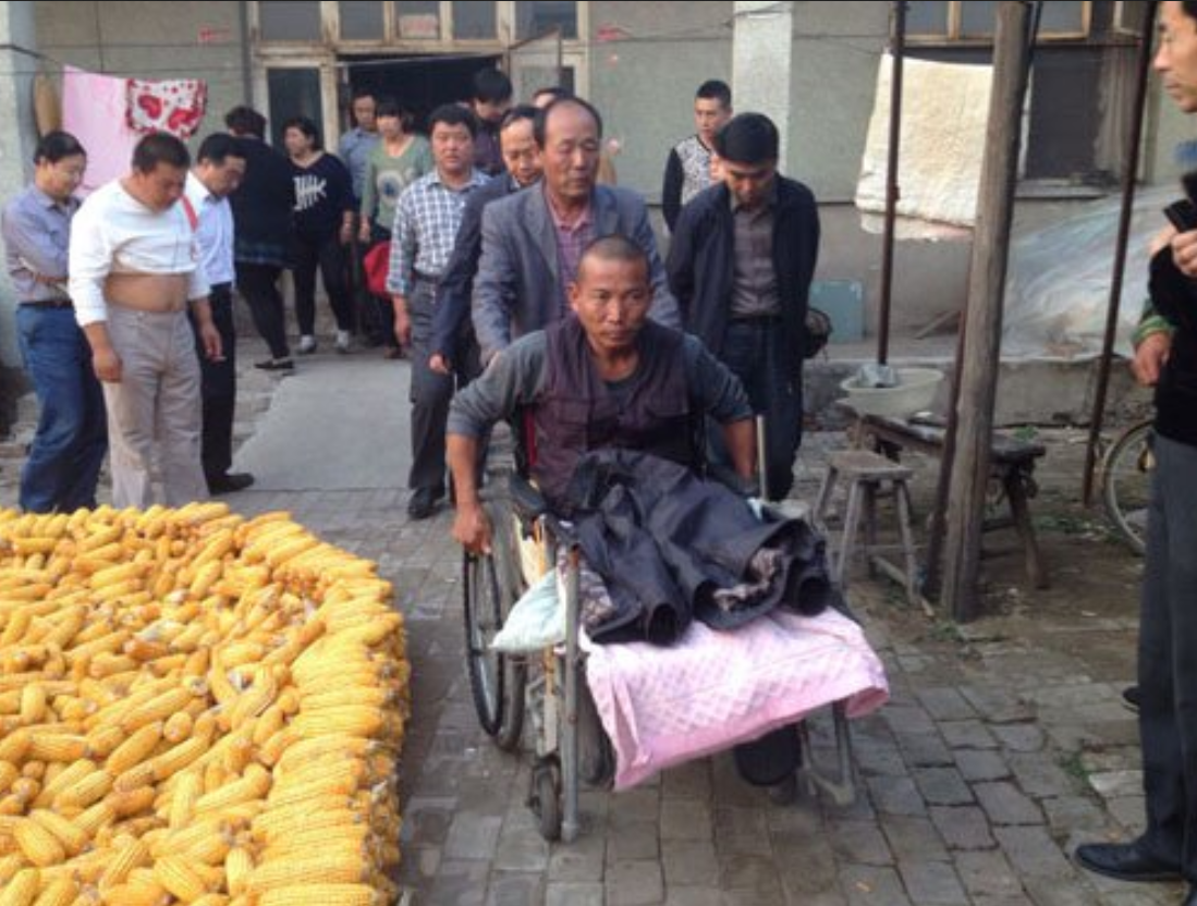 纪实河北硬汉郑艳良没钱做手术强忍剧痛自行锯断右腿求生