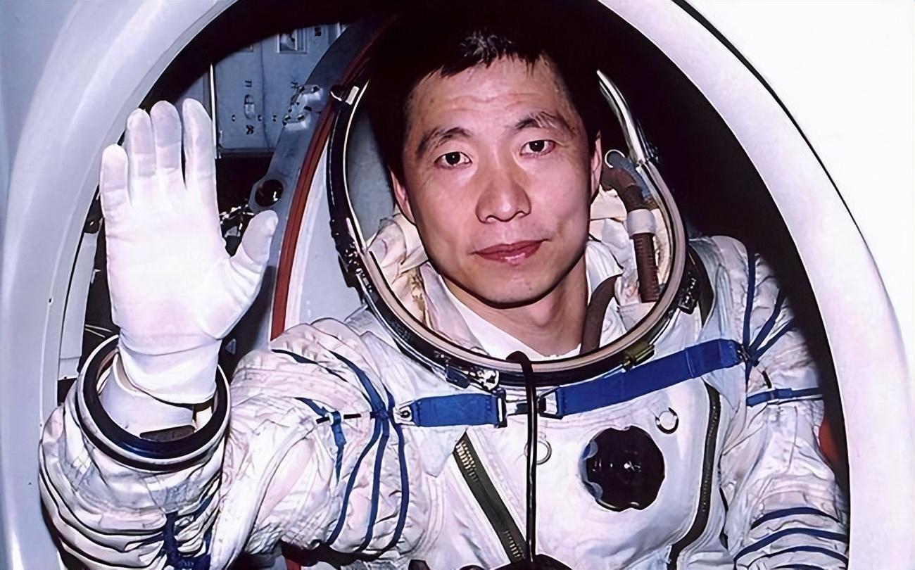2003年杨利伟在太空听到敲门声13年后谜底被揭开多亏当时冷静