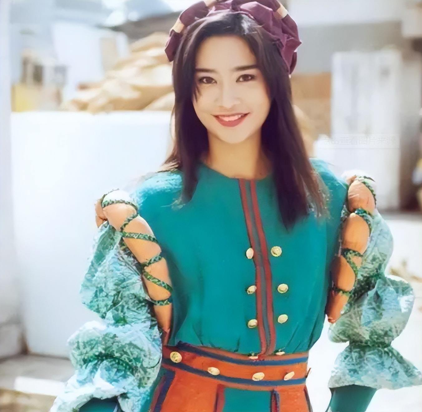 她是港姐冠军千杯不醉成员嫁第五天王漂亮到老公不许穿泳衣