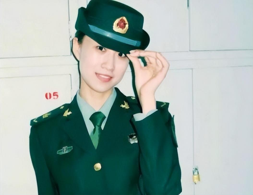 2012年湖南30岁警花朱玲执行任务不幸牺牲留下未满两岁的儿子