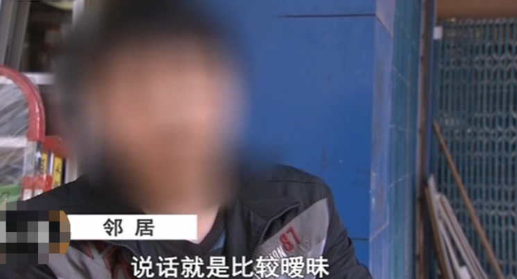 原来马丽怀孕后,为了方便产检,一直带着张海军住在市里的小姑马小红家