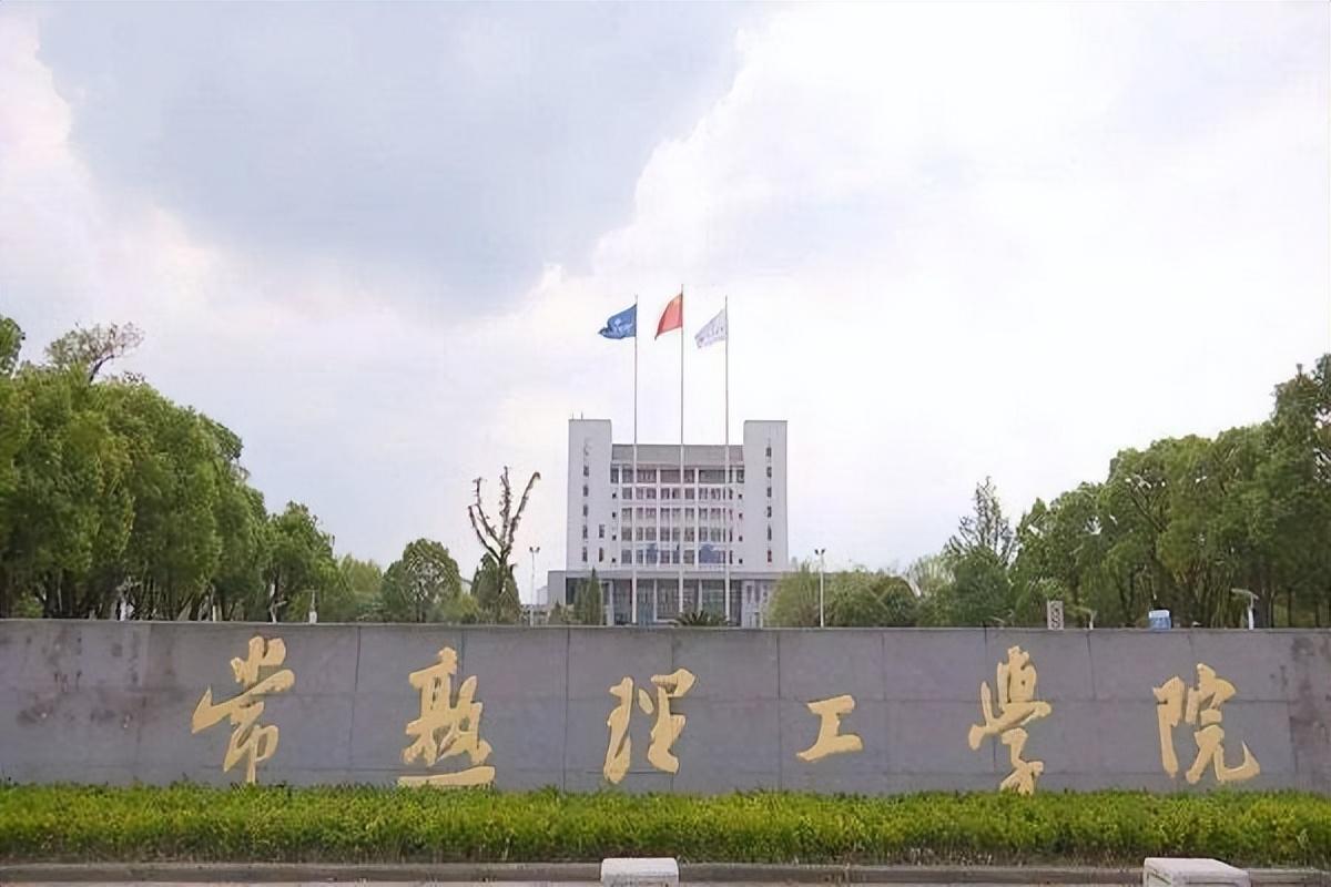 2010年江苏婆婆朝儿媳泼汽油并残忍割喉致其死亡最终下场如何