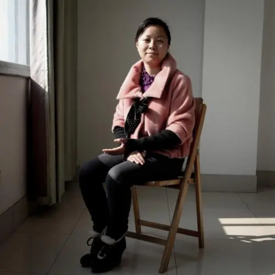 2011年最美妈妈用手接住坠楼女孩10年后两家人亲如一家