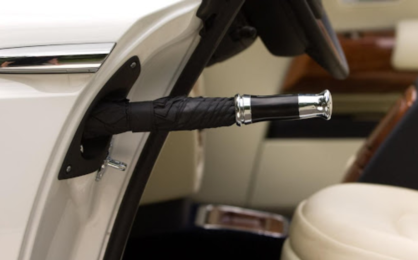 10万元一把的劳斯莱斯雨伞,真正的成本究竟有多少?