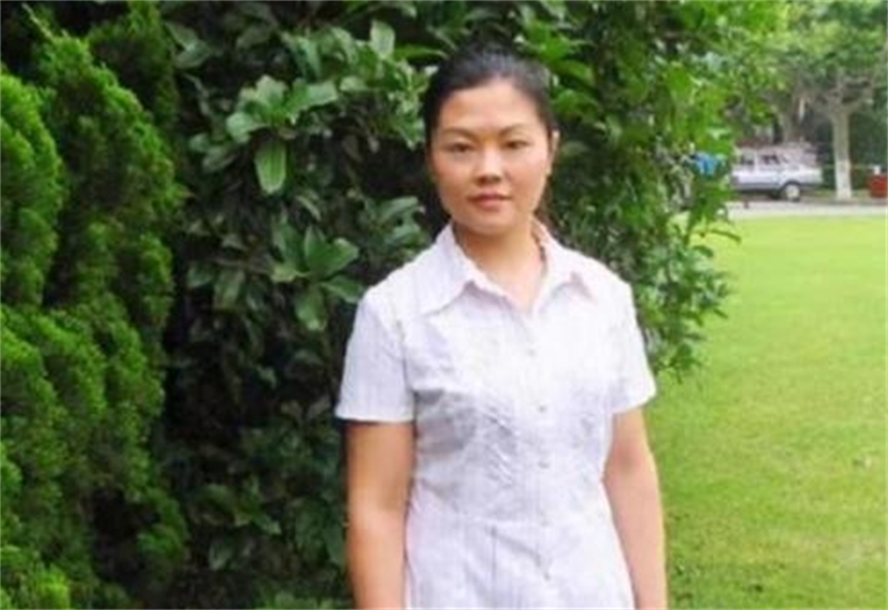 回顾10年前湖南25岁女孩嫁给70岁老头婚后诞下一子现状如何