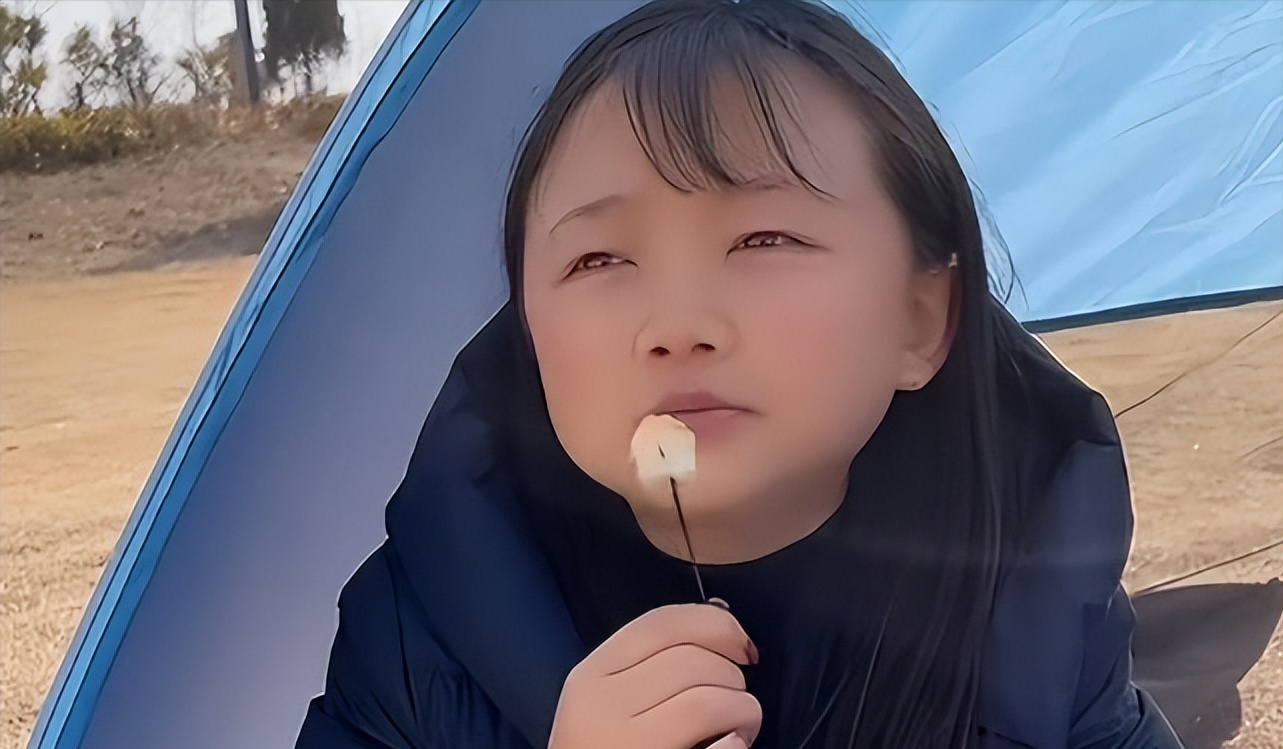 回顾成都最美袖珍女结婚时因童颜引争议婚后生活怎样