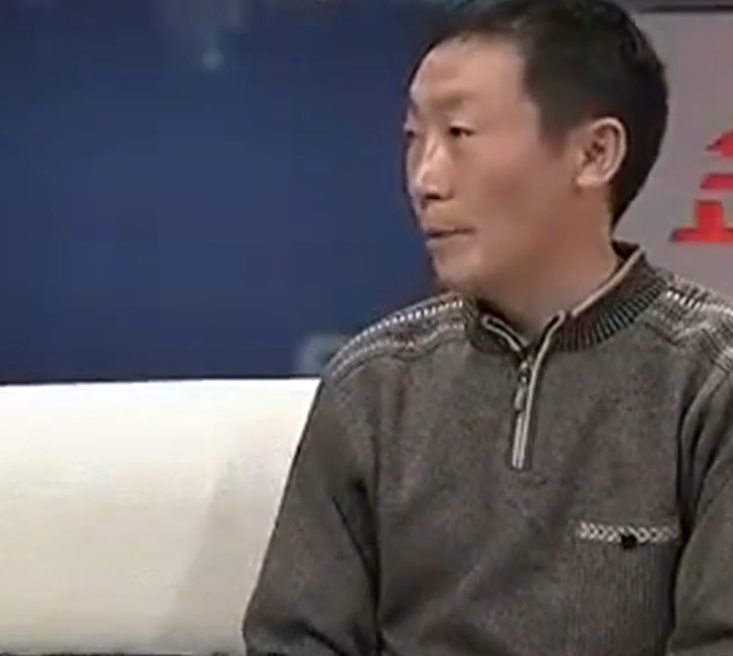 没办法,张宝利只能沮丧地回到村中,鼓起勇气去找了李妈妈,他预测晓娇