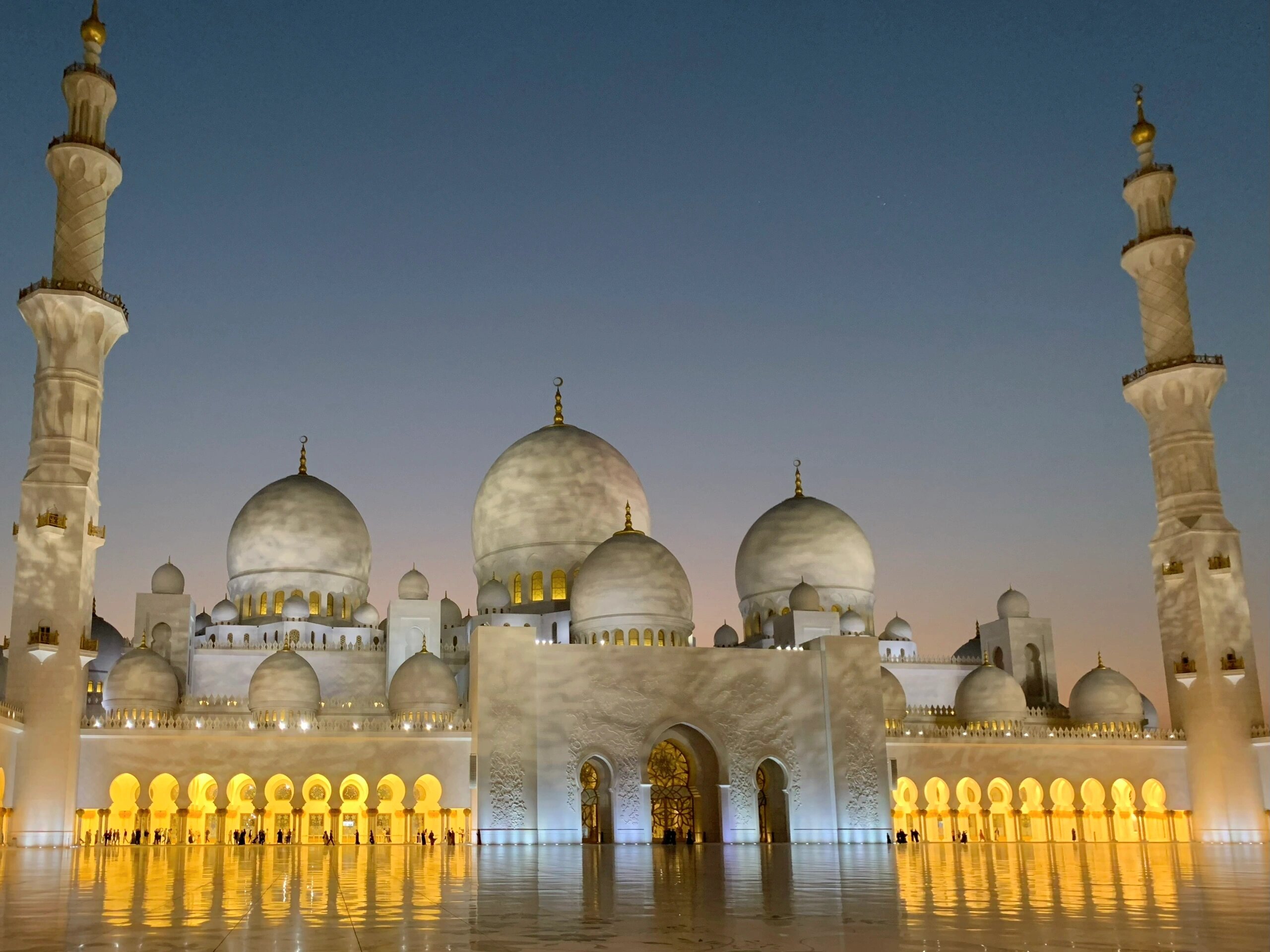 阿布扎比清真寺:地球上最接近天堂的地方