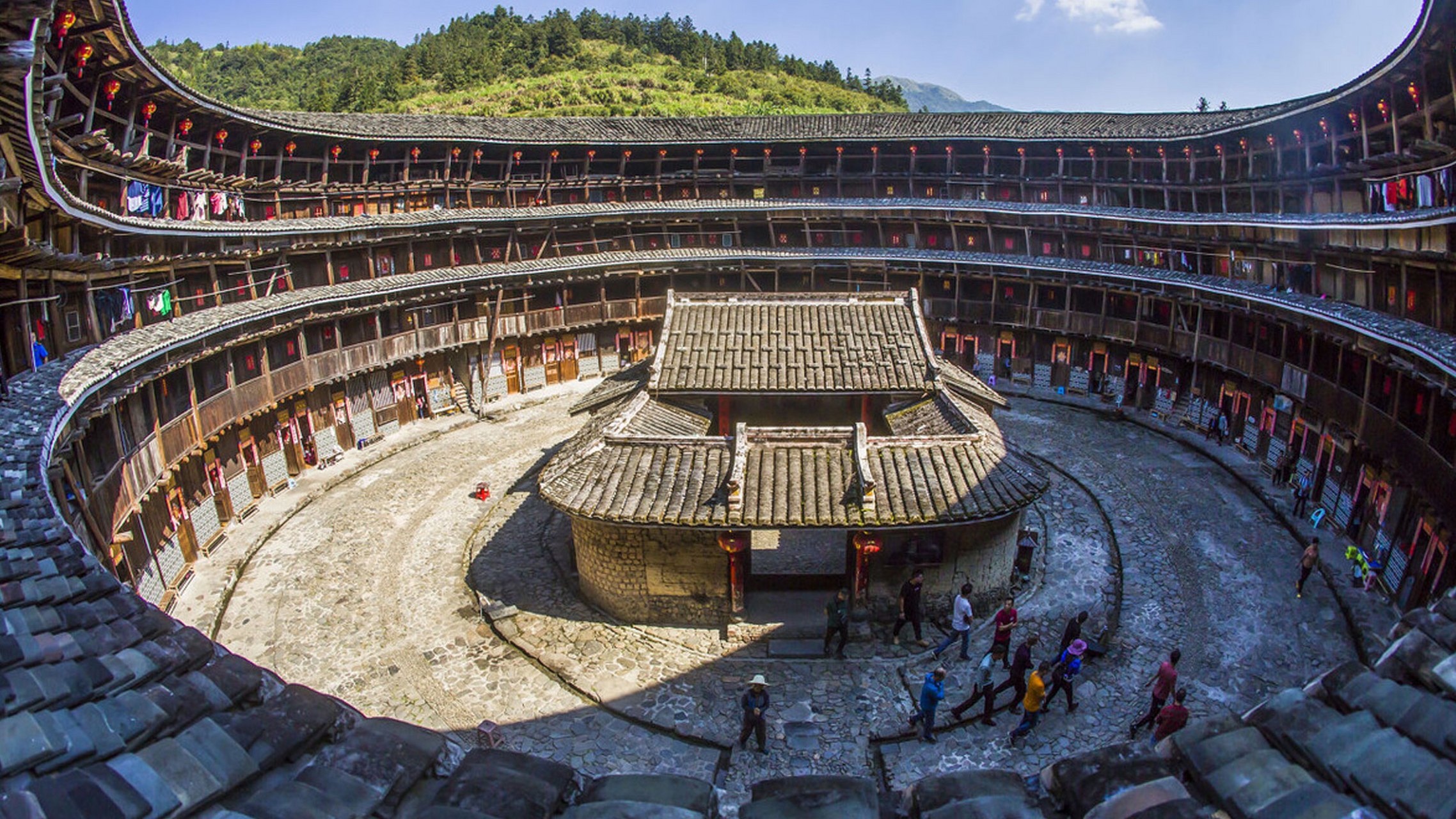 中国最下饭的建筑,形似"四菜一汤"的南靖土楼.
