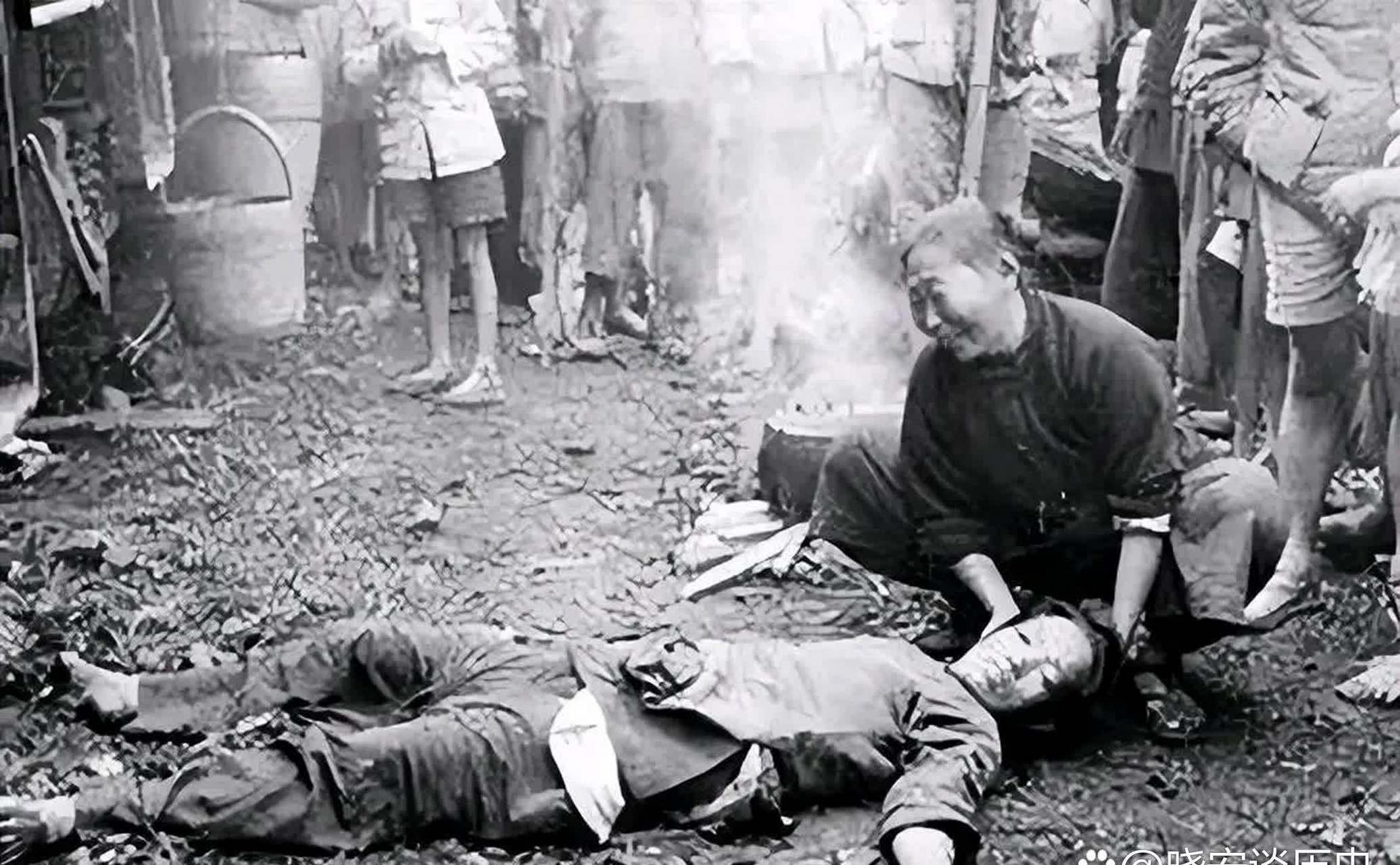 1938年,山西省定襄县,日军扫荡后的老照片.