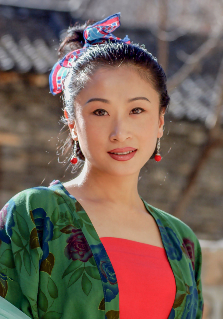 演员田玲,扮演武林外传里的钱夫人,是武功最高的一位,金钟罩铁布衫,七