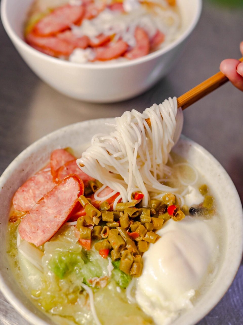 来一碗葱油清汤米粉,让你能量满满  96春困秋乏夏打盹儿,一点没错.