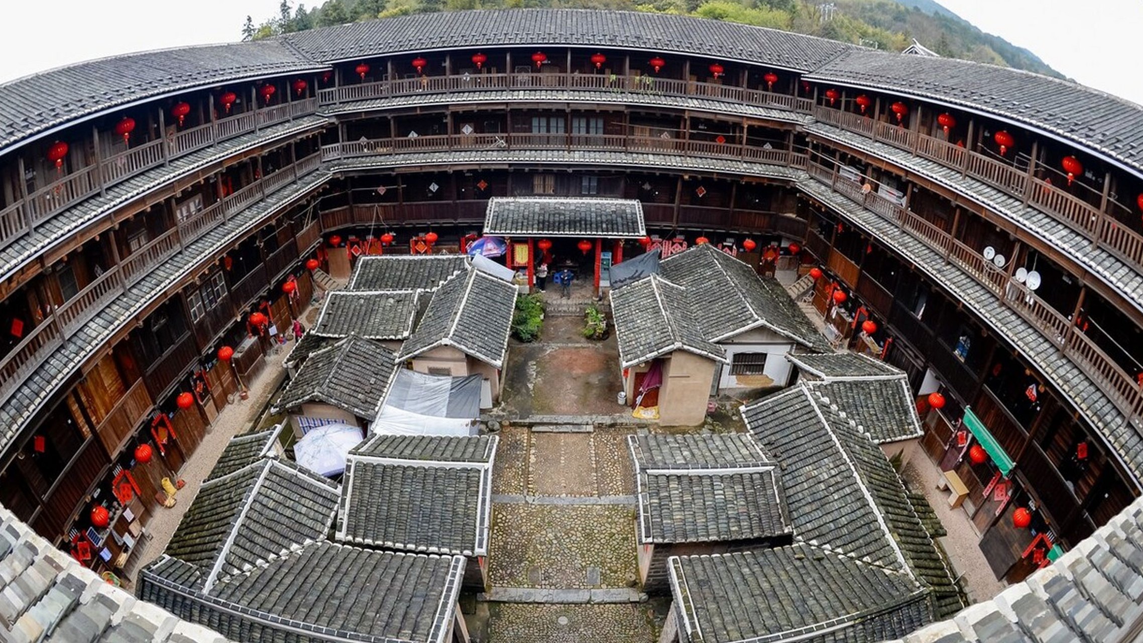 中国最下饭的建筑,形似"四菜一汤"的南靖土楼.