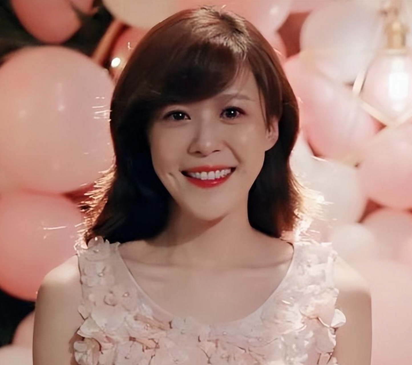 3月17日,在《爱情公寓》中饰演美嘉的演员李金铭登顶热搜第一位,不过