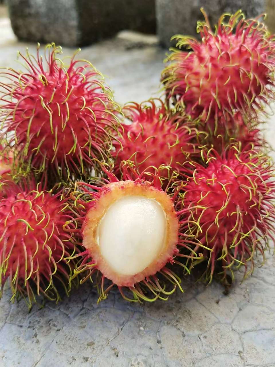 红毛丹图片  一种来自海南的美味水果——保亭红毛丹!