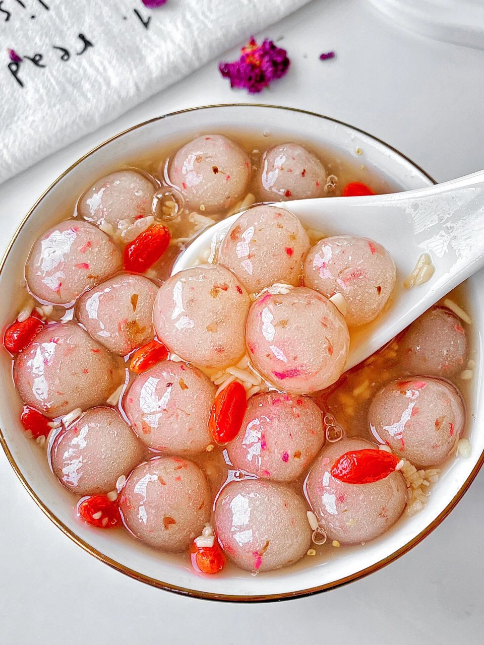 94跟大家分享一款我在姨妈期的最爱——酒酿玫瑰啵啵!