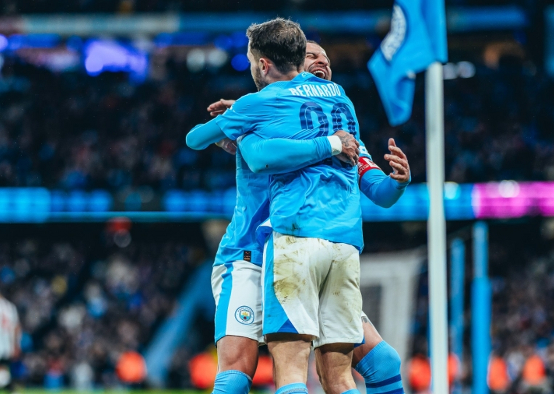 曼城足总杯1/4决赛2-0战胜纽卡斯尔,b席独中两元!