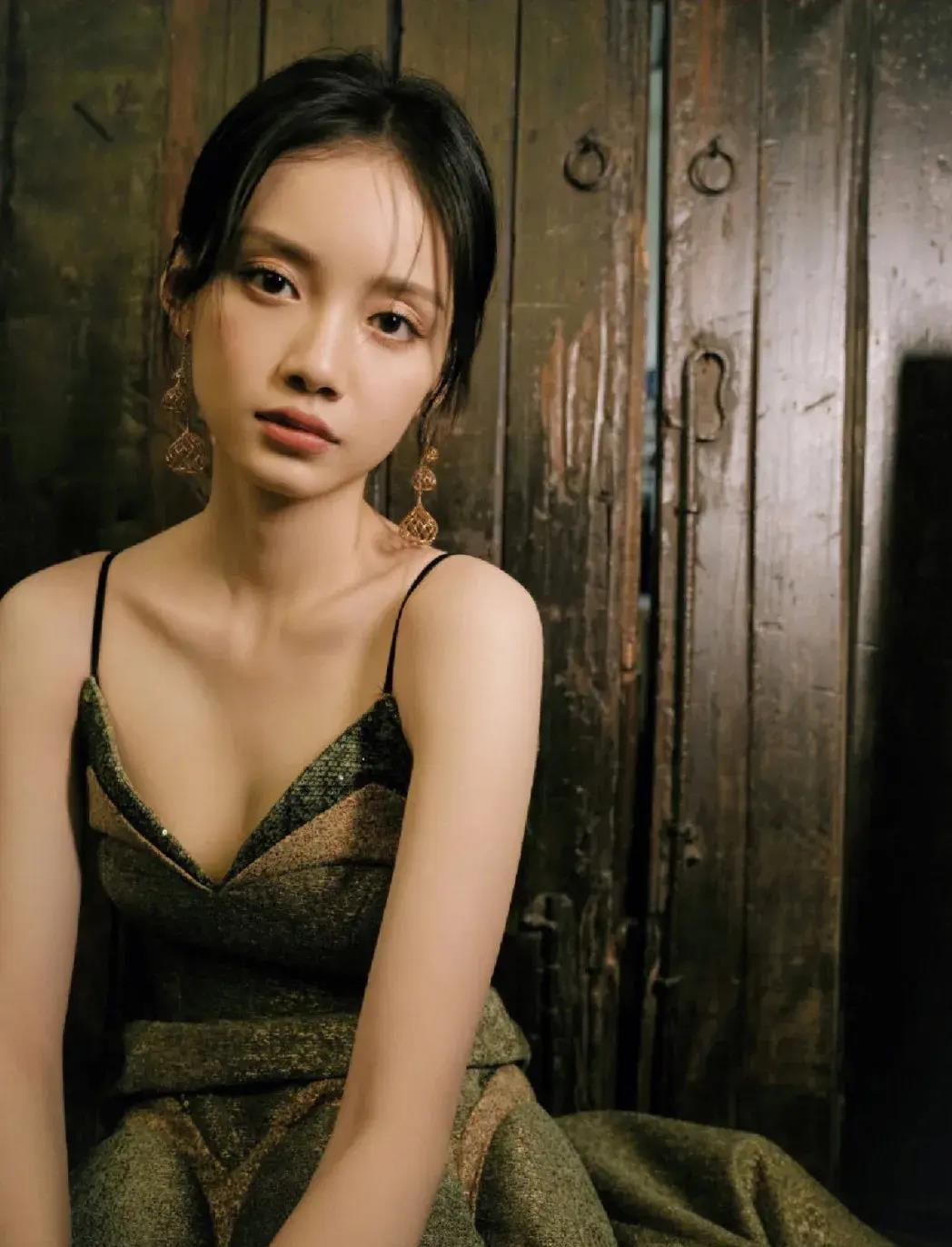 孙伊涵凹凸有致!性感十足!写真看得让人想入非非,这谁顶得住呀