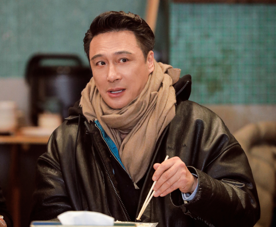 何洛洛张睿都不会演戏,吴镇宇导演很生气,高海宁示范一次全服了