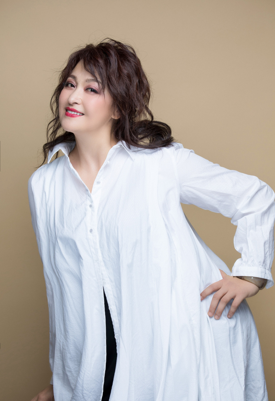 花容月貌,身材丰腴的微胖女神王璐瑶