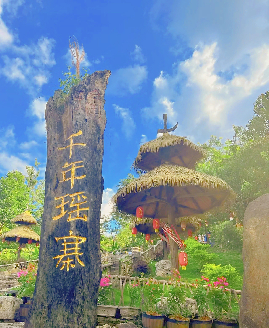 99千年瑶寨位于广东省清远市连南瑶族自治县,这里保存着完好的瑶族