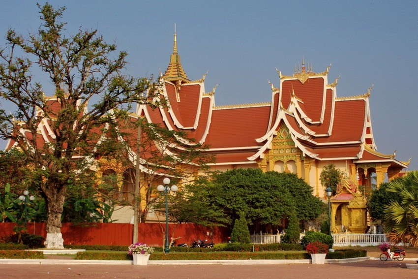 沿13号公路纵行老挝 ⑤首都万象