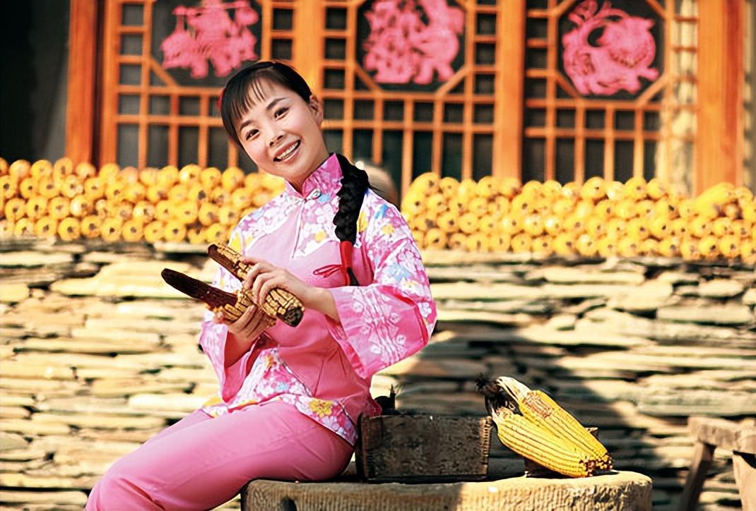 回顾王二妮星光大道走红放弃百万年薪嫁给农村丈夫比谁都清醒