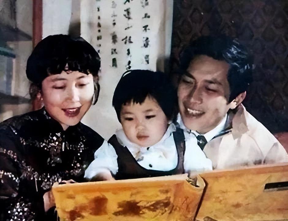 回顾一级演员唐国强妻子去世后转身娶小12岁女演员如今怎样了