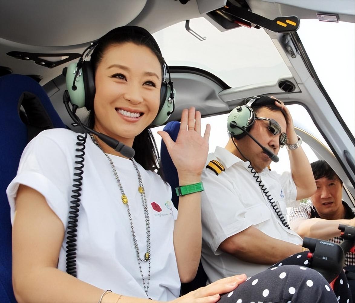 回顾苗圃被王大治追求与罗晋传绯闻转身嫁大21岁富豪她怎样了