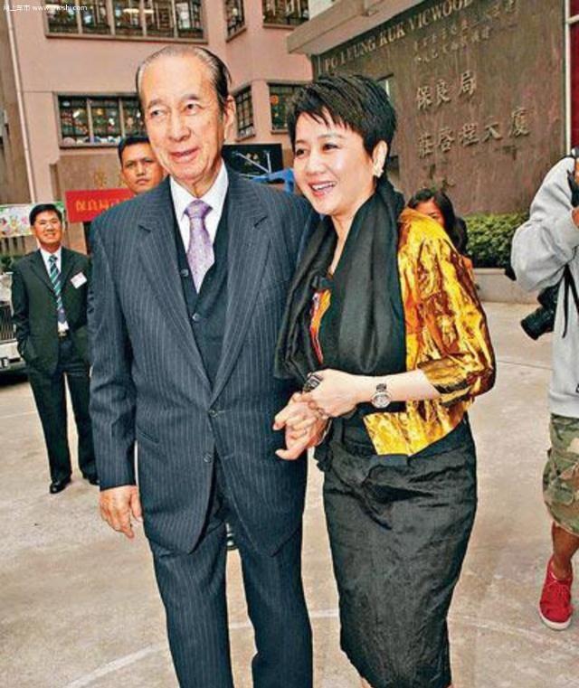 回顾赌王的四位太太有人天生绝美有人结局悲惨谁是最后赢家