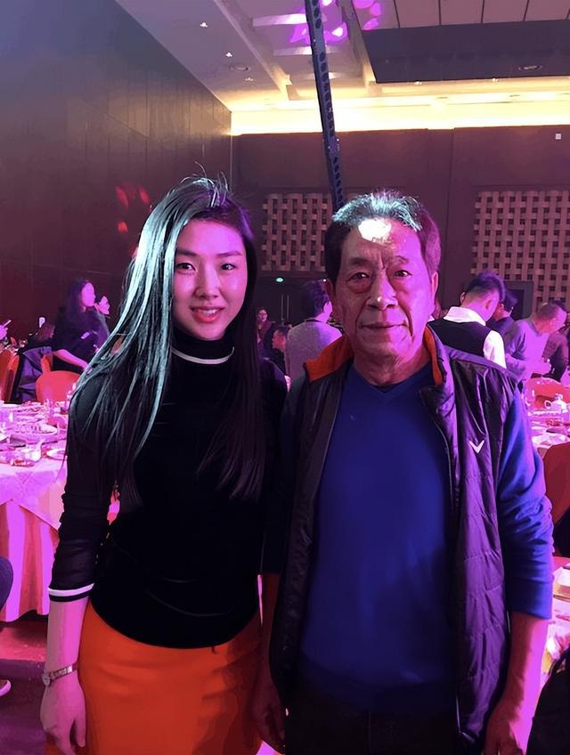 王奎荣老婆冯宪珍图片