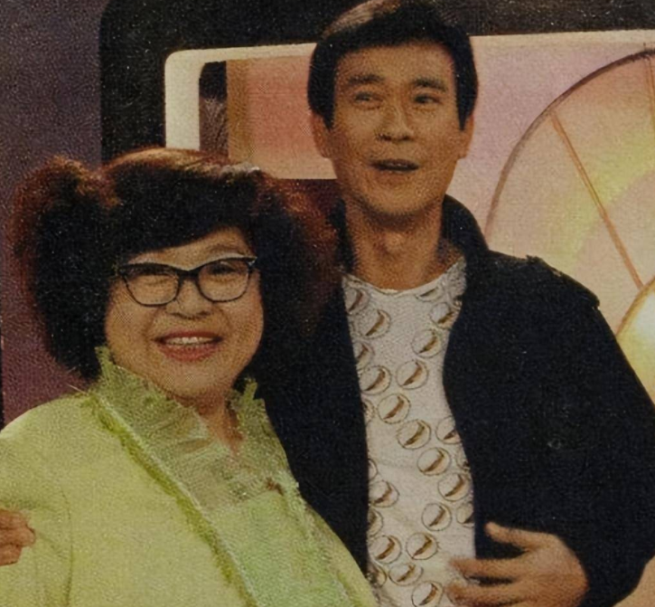 回顾郑少秋娶了官晶华后幸福吗看看三任妻子孩子现状就明白了