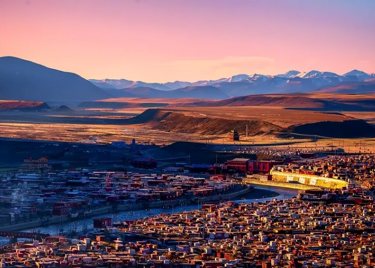 创始人名为阿秋仁波切,自幼就对佛教非常地向往.