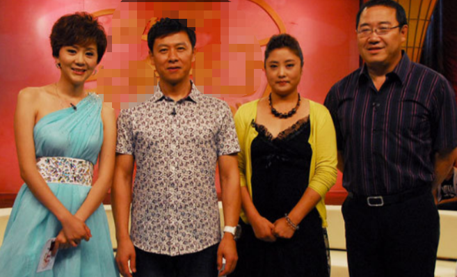 回顾胡亚捷妻子照顾3个家庭让他愧疚因岳父健康被妻子感激