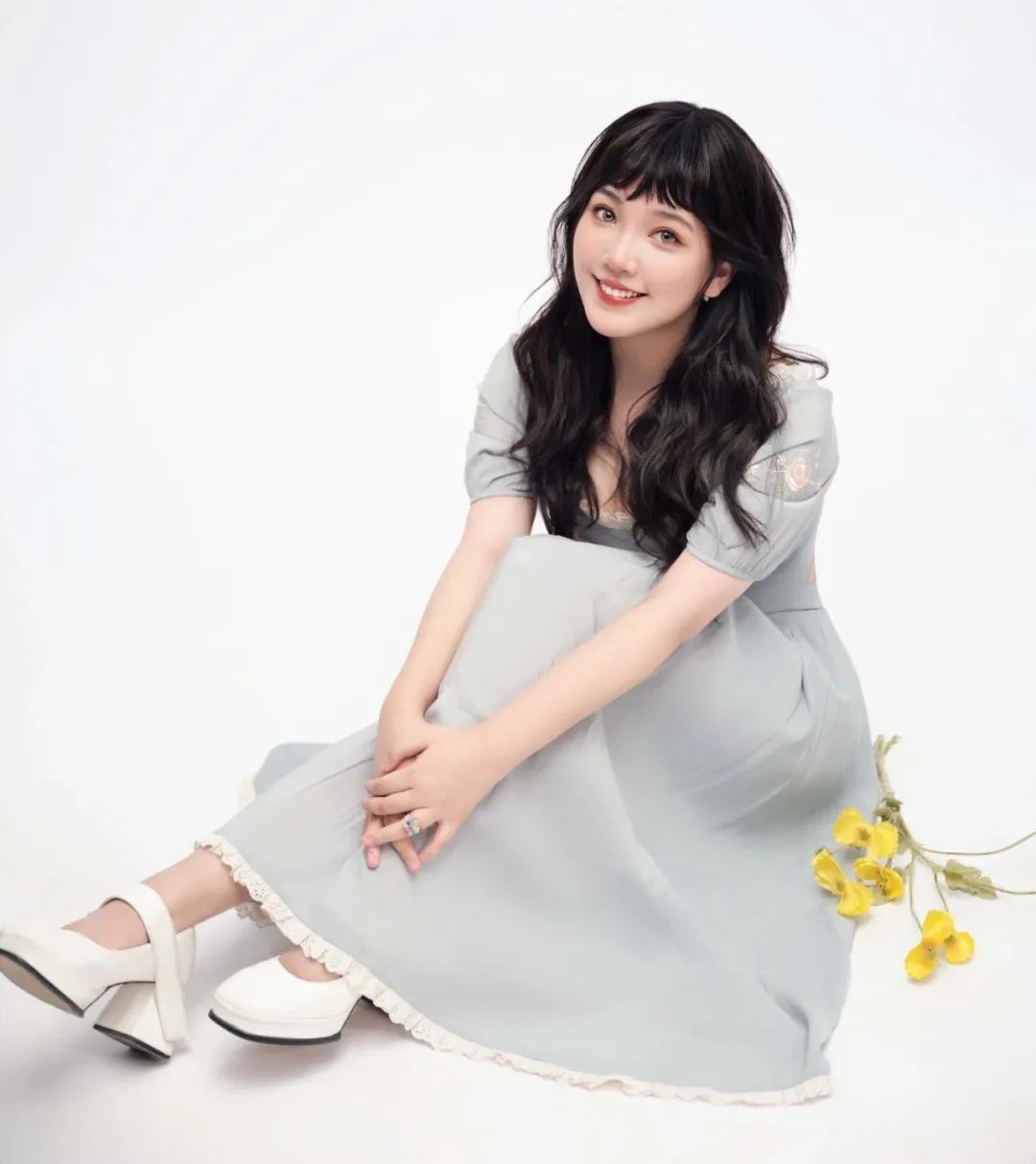央视主持人张莉:曾是无数军迷心中的女神,与丈夫相识15天闪婚,如今