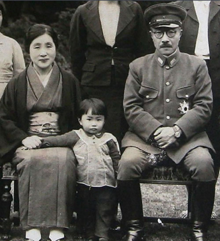 回顾战犯东条英机后代怎样儿子成三菱集团老总孙女却遭人唾骂