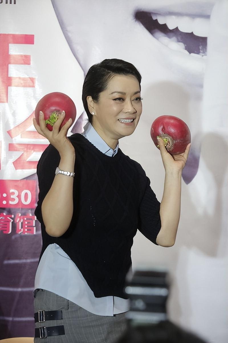 回顾毛阿敏解直锟病逝1年了留下260亿遗产余生只想做个好妈妈