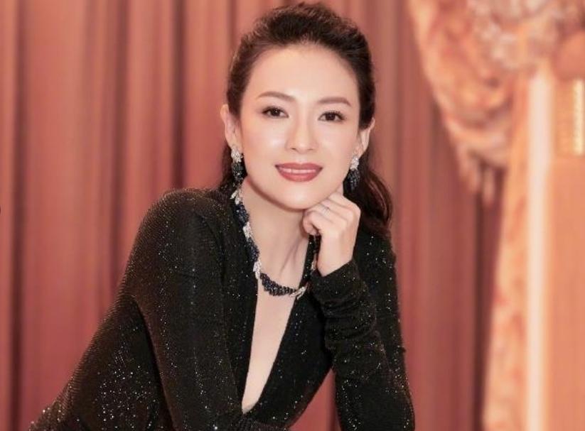 二人离婚后汪峰新欢陈露而章子怡把小苹果送出国接回醒醒