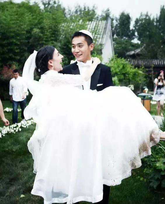 回顾和谢娜相恋六年后娶法国记者嗜酒如命的刘烨如何收获爱情
