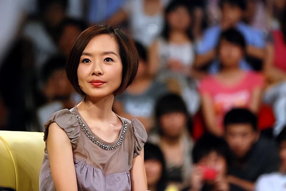 回顾陈鲁豫有过两段失败的婚姻曾凤凰卫视一姐风光背后有泪水