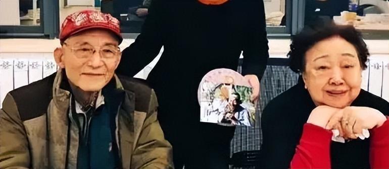 回顾济公游本昌为妻子散尽家财给女儿买车又买房唯独对自己抠