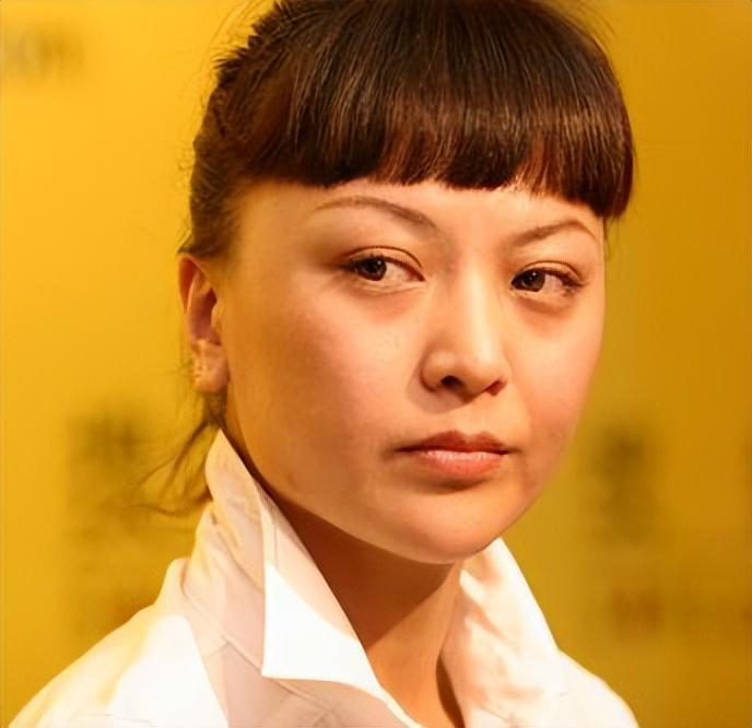 回顾孟桐爱上未婚生子的那英后把她宠成宝待继子比亲生的还好