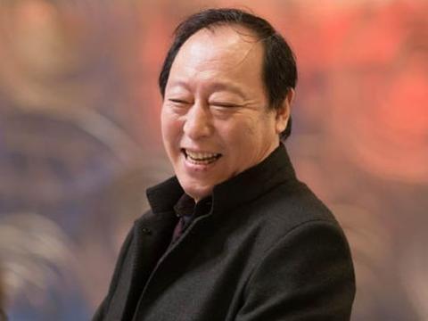 回顾倪大红年近60终于爆火推过马车拉过磨成功的背后全是辛酸