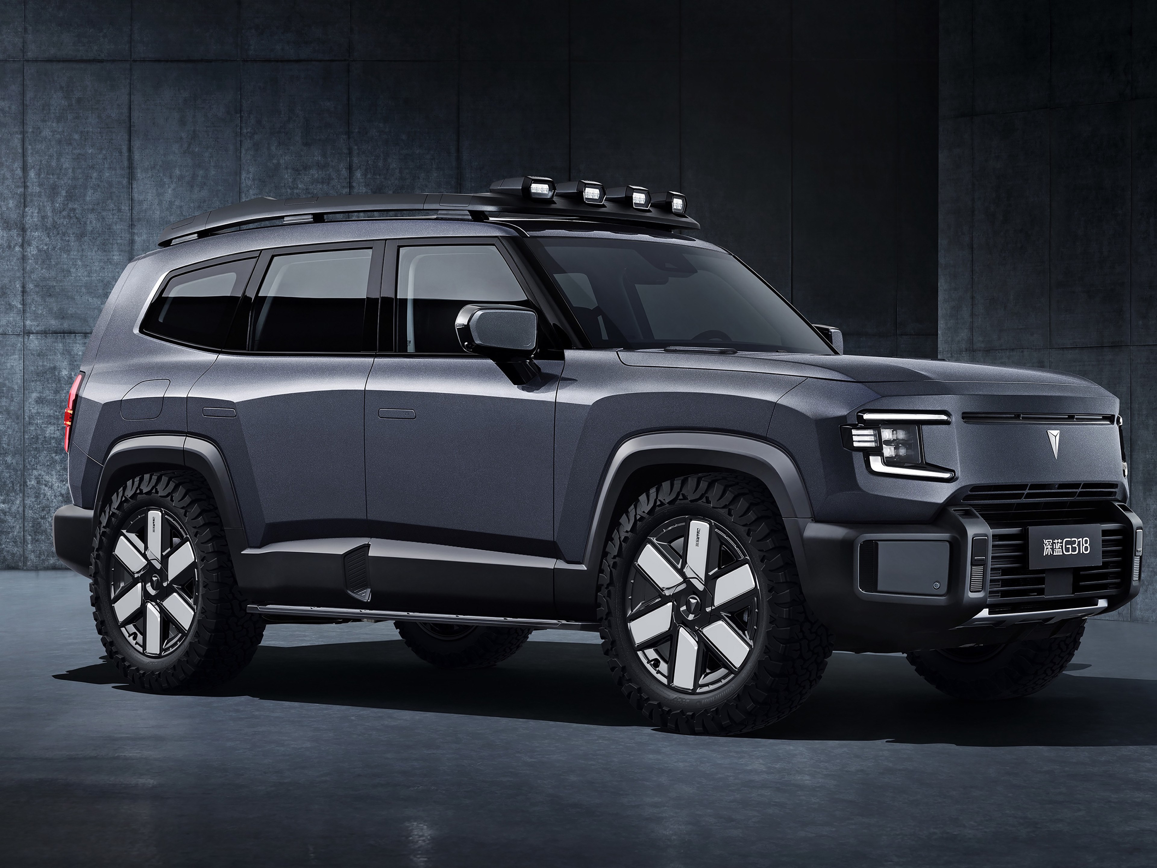 长安全新中大型suv深蓝g318惊艳登场,融合科技硬派风格与强动力