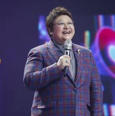 回顾韩红收养280个孩子捐款10亿元善良的背后是原生家庭的破灭