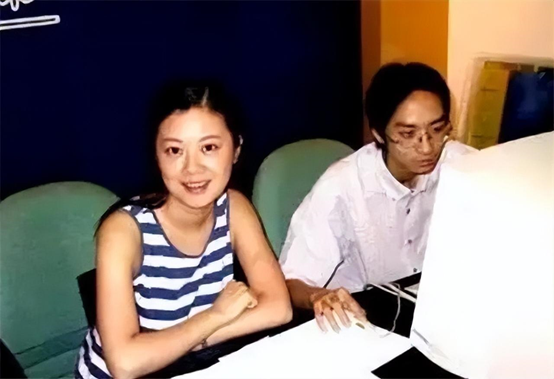 回顾主播姜丰事业巅峰远嫁国外与英国丈夫离婚后53岁仍单身