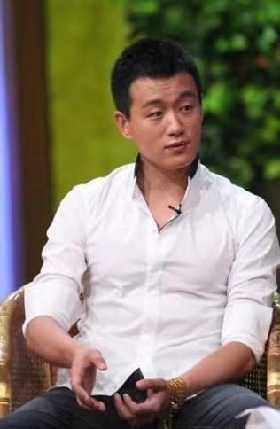 回顾佟大为照顾植物人父亲长达35年幸福生活背后是两代人的坚守